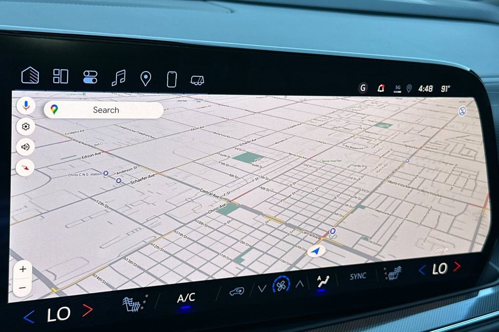 2025 Chevrolet Suburban RST photo 23