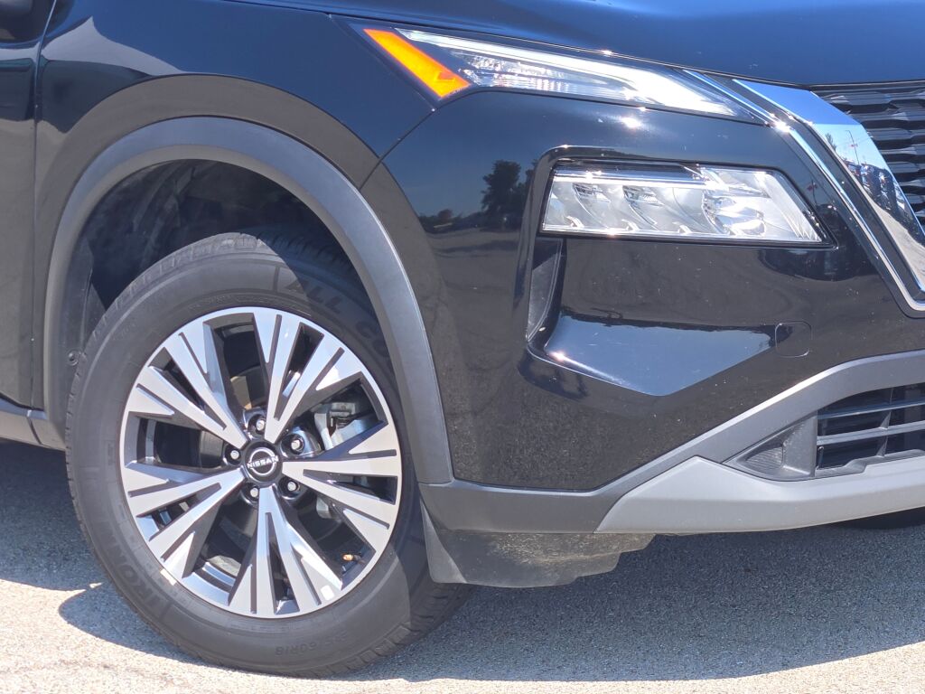 2023 Nissan Rogue SV photo 3