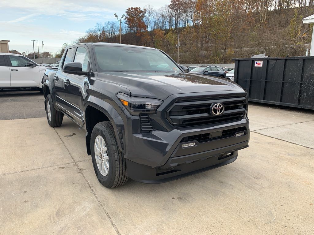 2025 Toyota Tacoma SR5's photo