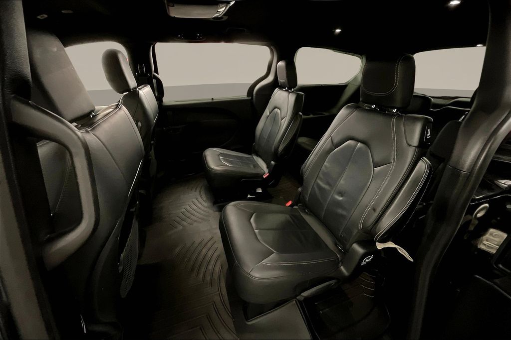 2018 Chrysler Pacifica Touring L photo 24