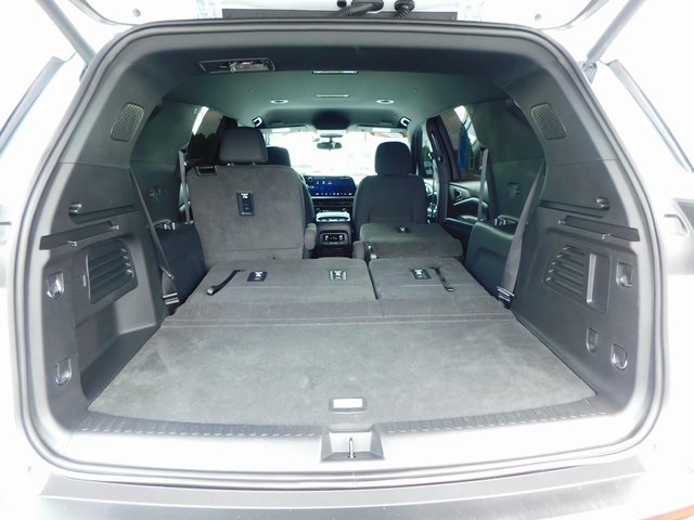 2025 Chevrolet Traverse photo 24