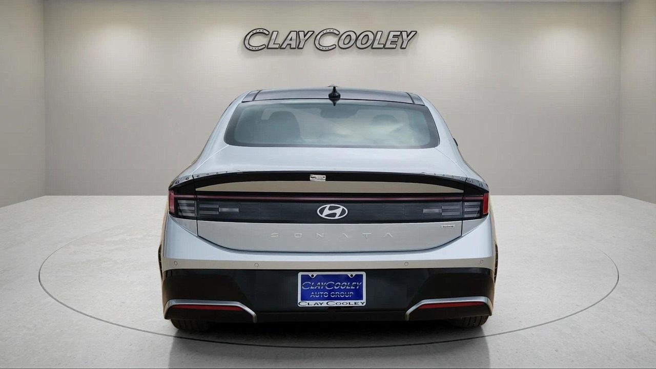 2025 Hyundai Sonata Hybrid Limited photo 3