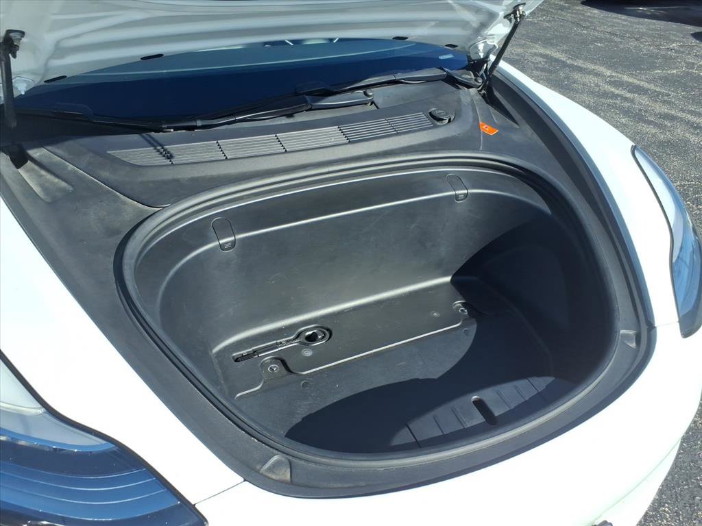 2019 Tesla Model 3 Long Range photo 6
