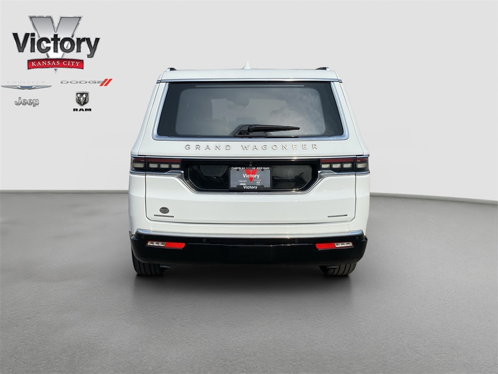 2023 Jeep Grand Wagoneer III photo 4