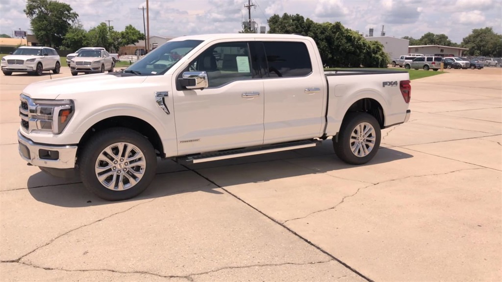 2025 Ford F-150 Lariat photo 4