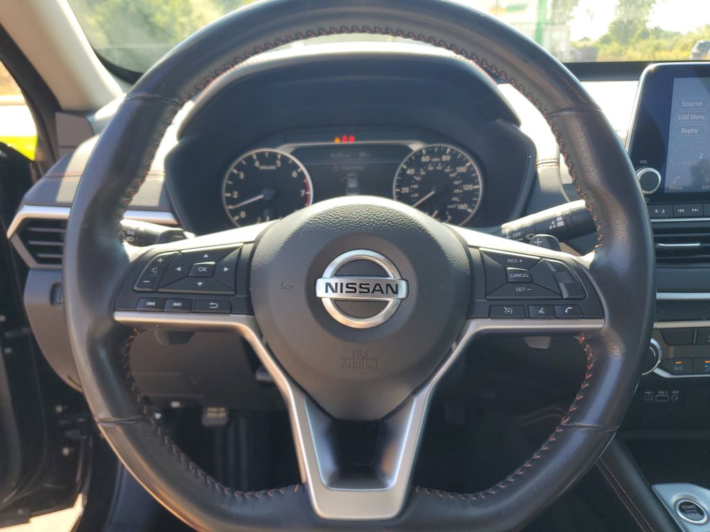 2022 Nissan Altima 2.5 SR photo 17