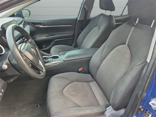 2023 Toyota Camry LE photo 9