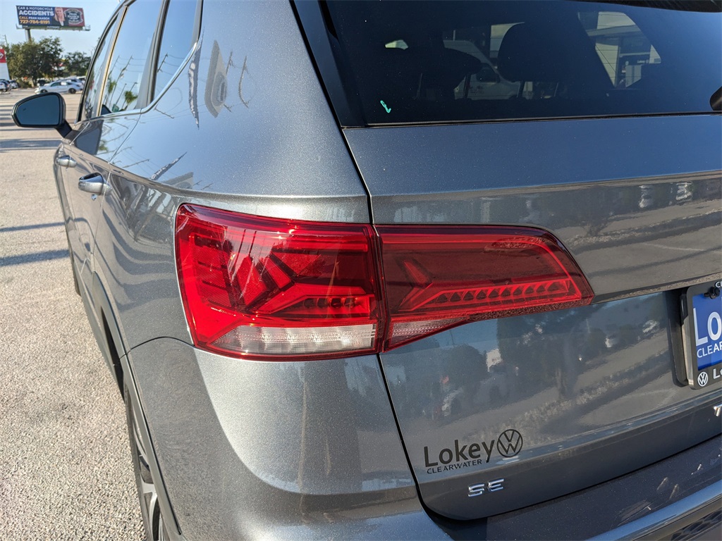 2024 Volkswagen Taos SE photo 11