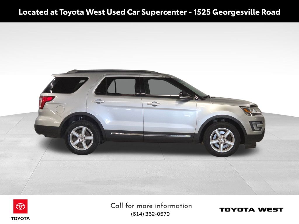 2017 Ford Explorer XLT photo 4