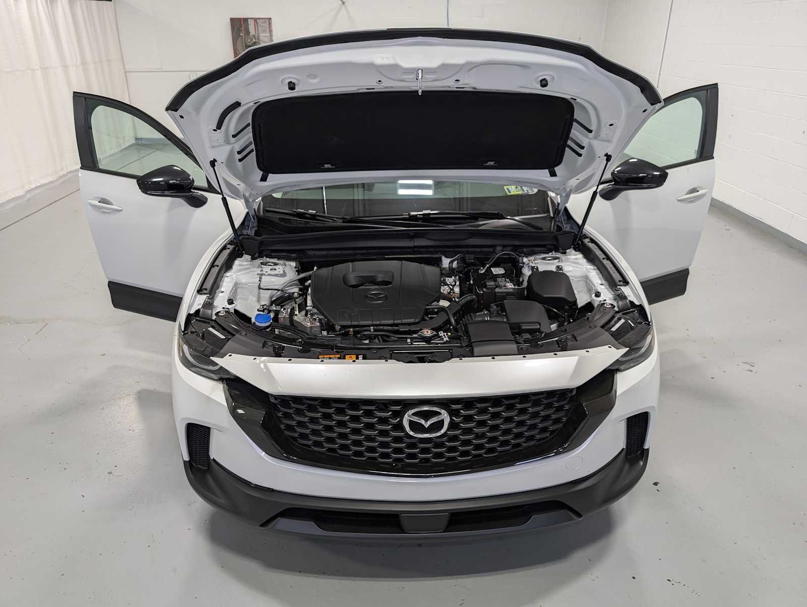 2025 Mazda CX-50 2.5 Select photo 10