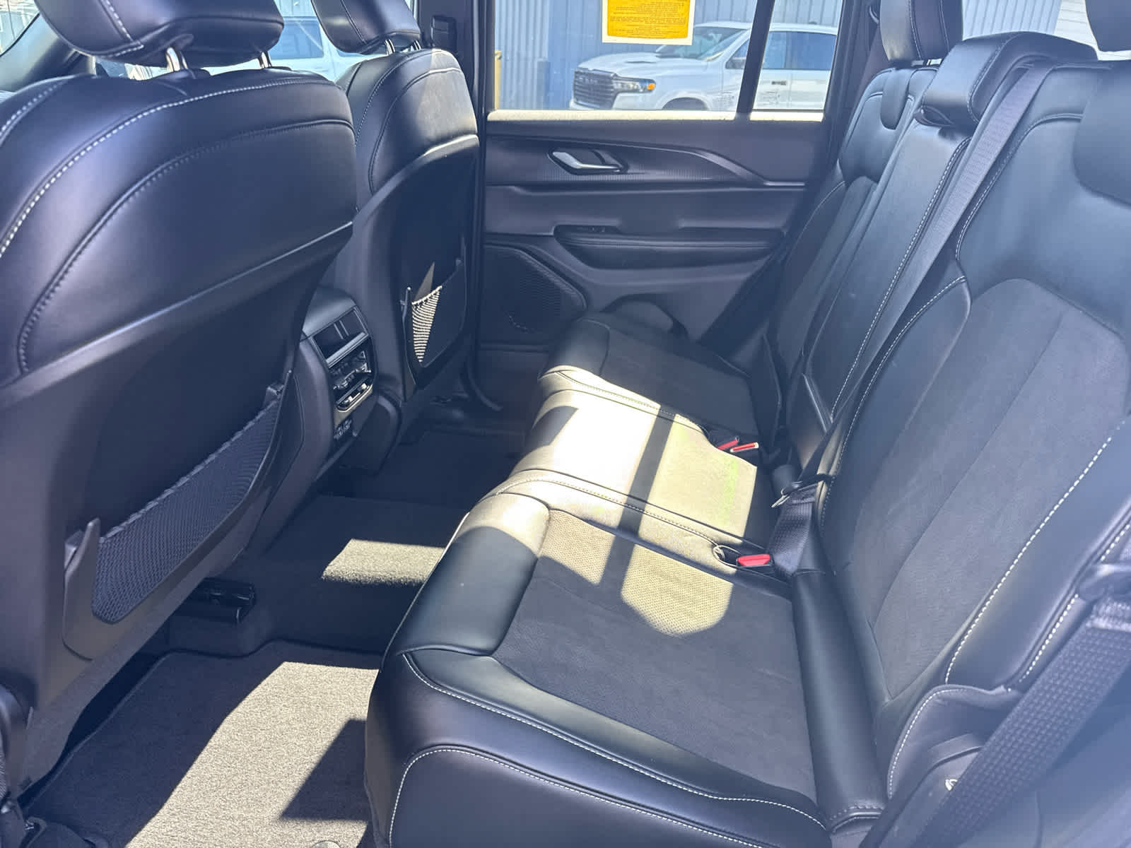 2025 Jeep Grand Cherokee Altitude photo 20
