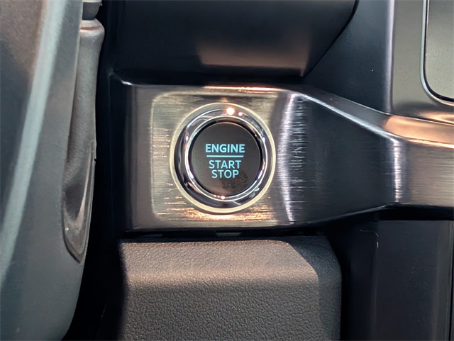 2025 Ford F-250 Lariat photo 13