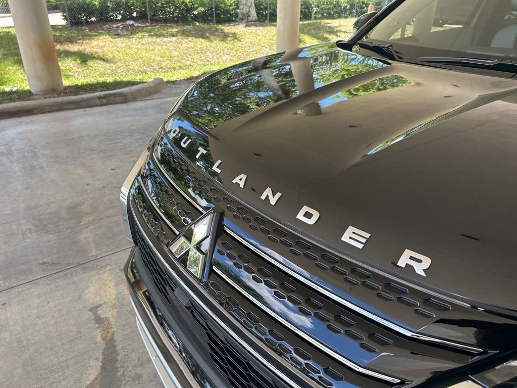2025 Mitsubishi Outlander PHEV SEL Platinum photo 15
