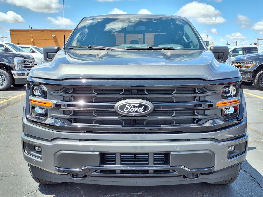 2025 Ford F-150 XLT photo 2