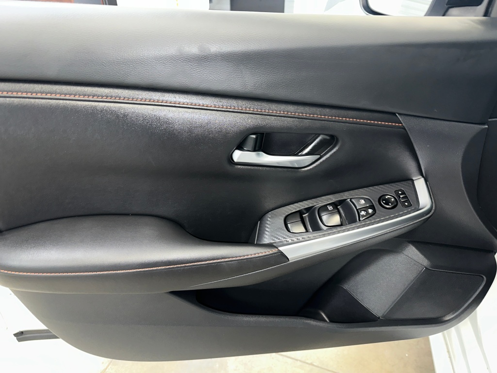 2022 Nissan Sentra SR photo 3