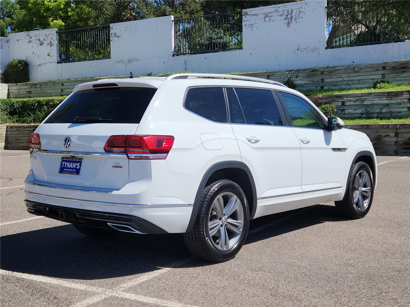 2019 Volkswagen Atlas V6 SEL R-Line photo 2