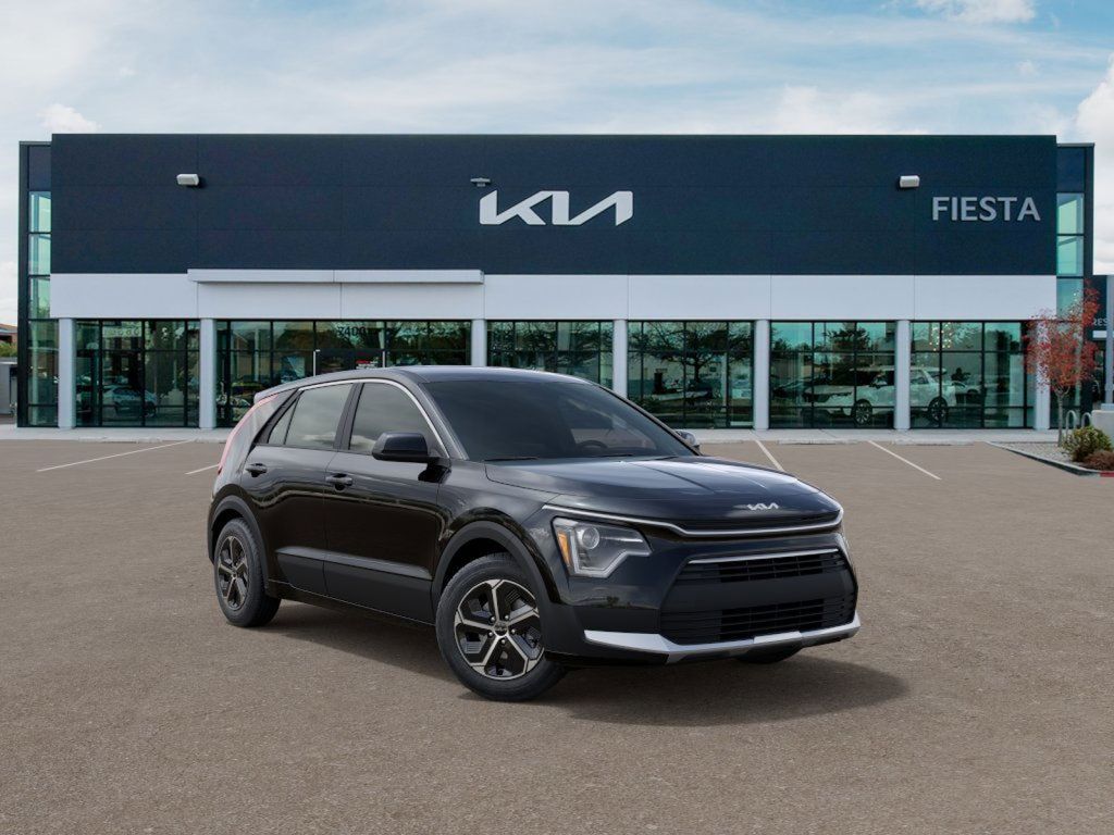 2025 Kia Niro LX photo 4