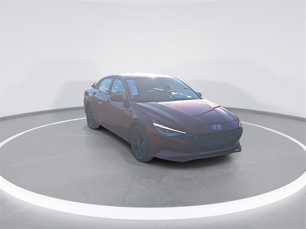 2023 Hyundai Elantra SEL photo 3