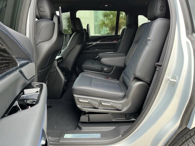 2025 Cadillac Escalade IQ Sport photo 19