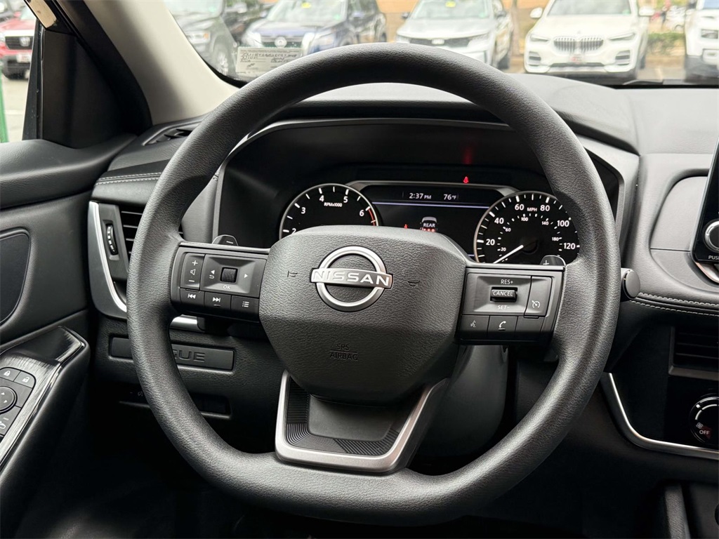 2025 Nissan Rogue S photo 13