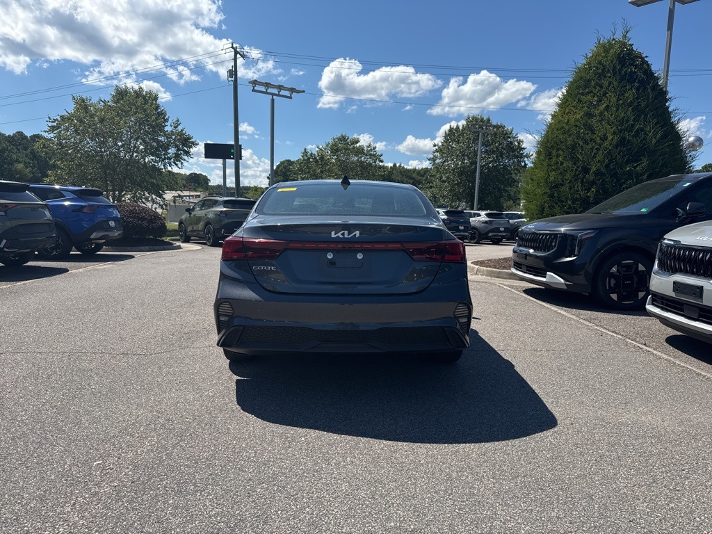 2023 Kia Forte LXS photo 4