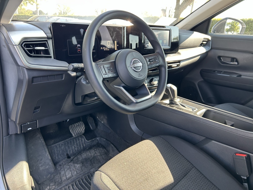 2025 Nissan Kicks S photo 11