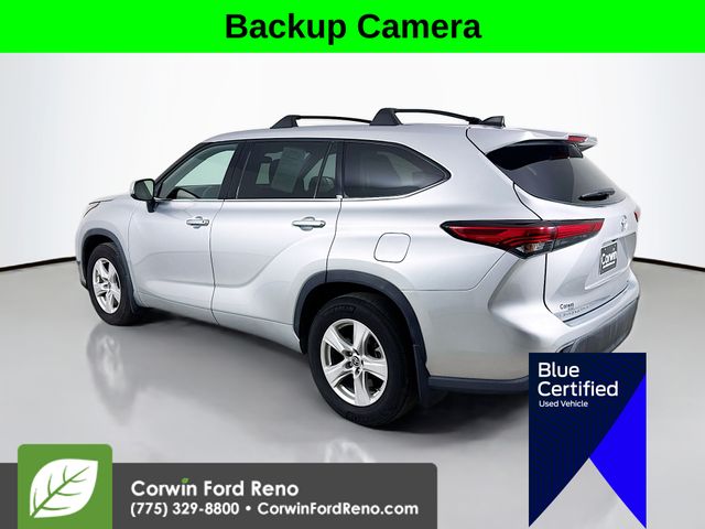 2022 Toyota Highlander LE photo 3