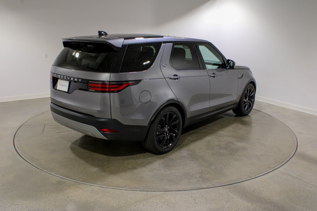 2025 Land Rover Discovery S photo 4