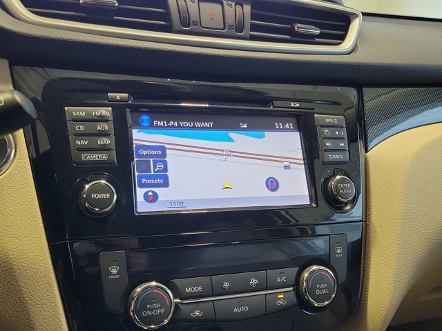 2016 Nissan Rogue S photo 26
