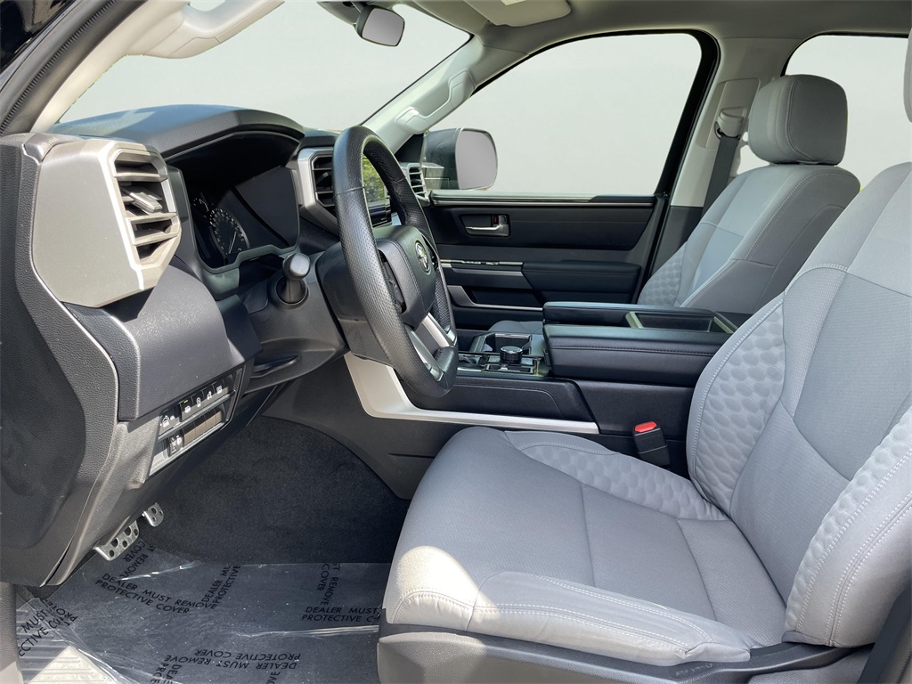 2024 Toyota Tundra SR5 photo 8