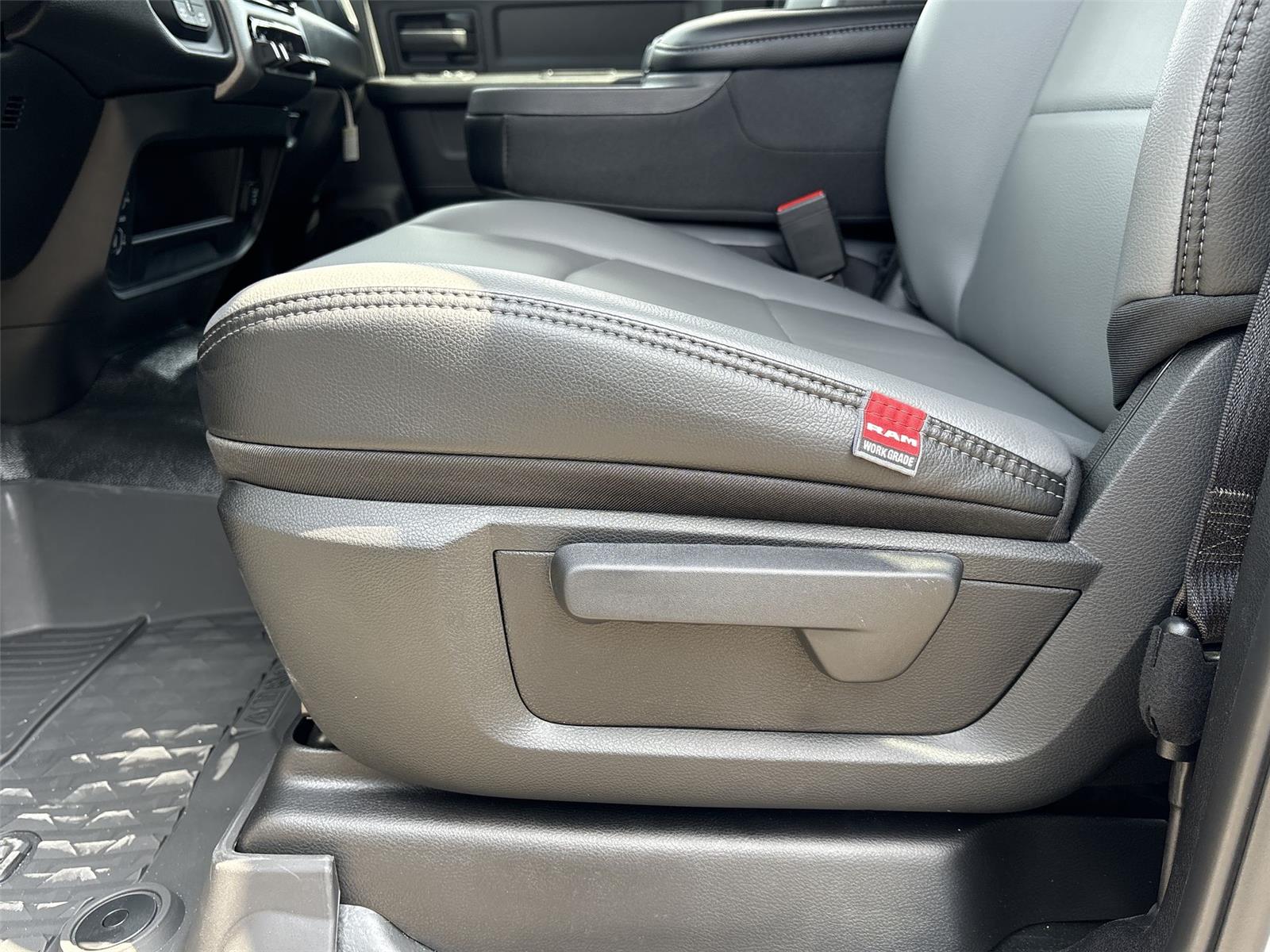 2026 Ram 2500 Tradesman photo 13