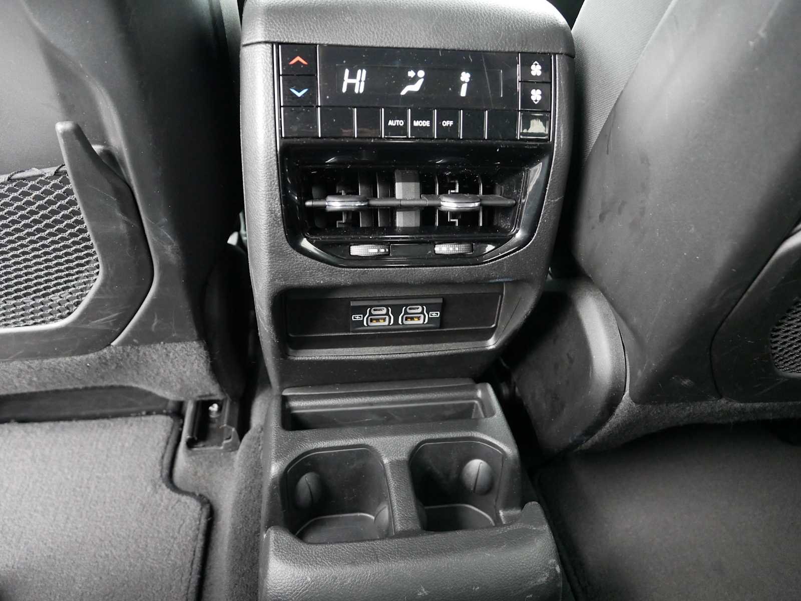 2023 Jeep Grand Cherokee Laredo photo 18