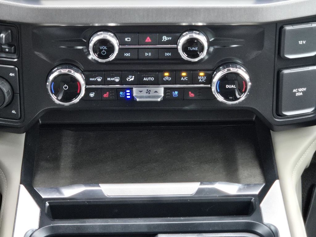 2025 Ford F-250 Platinum photo 15