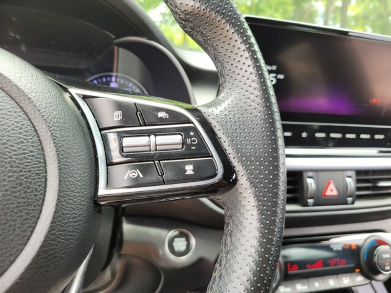 2023 Kia Forte GT-Line photo 17
