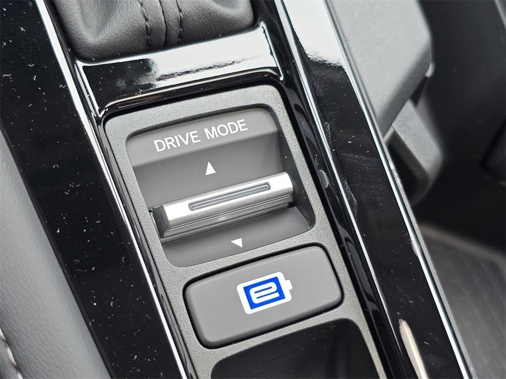 2025 Honda Accord Hybrid Touring photo 4
