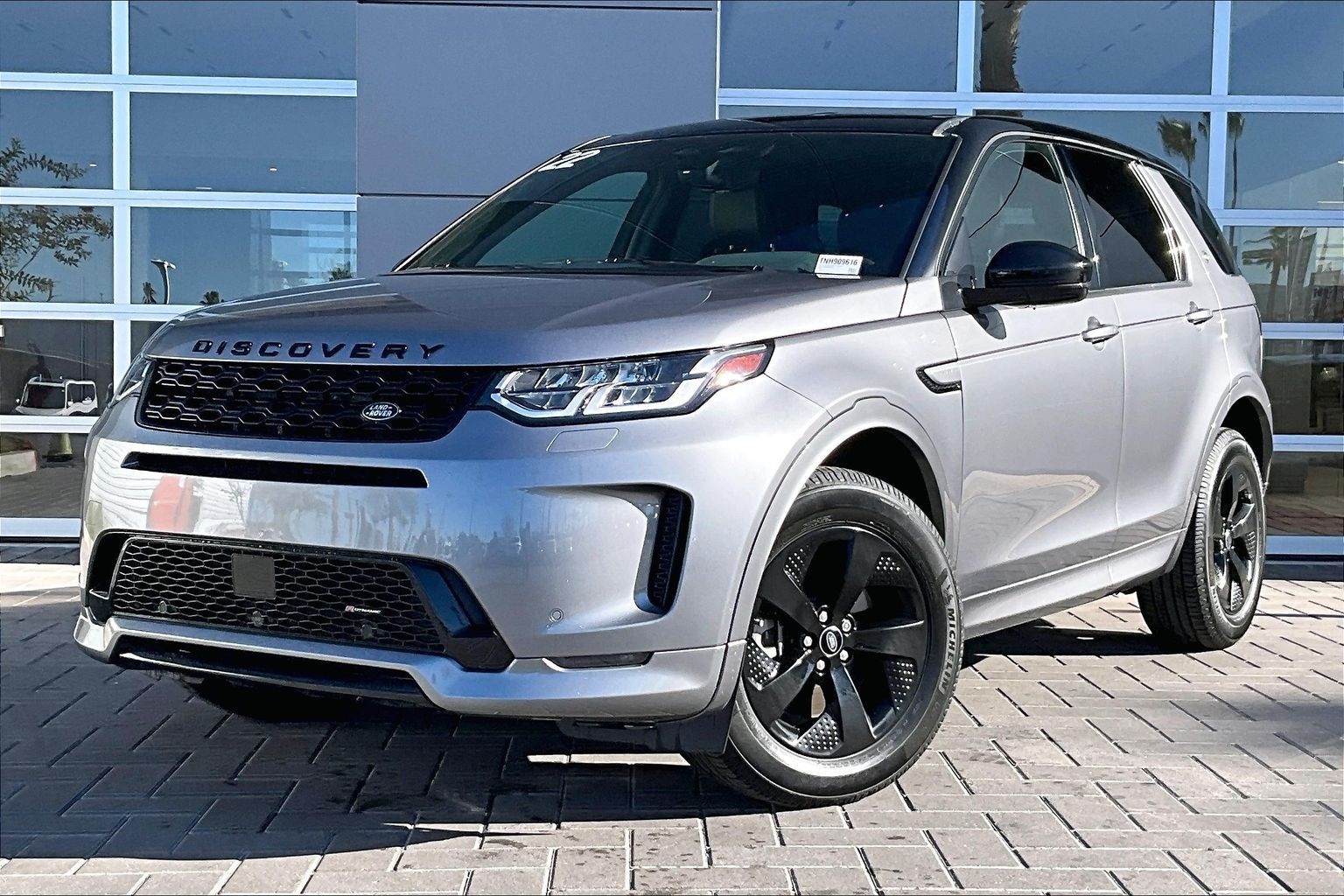 2022 Land Rover Discovery Sport S's photo