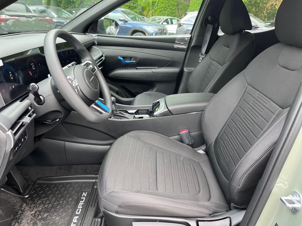 2025 Hyundai Santa Cruz SE photo 4