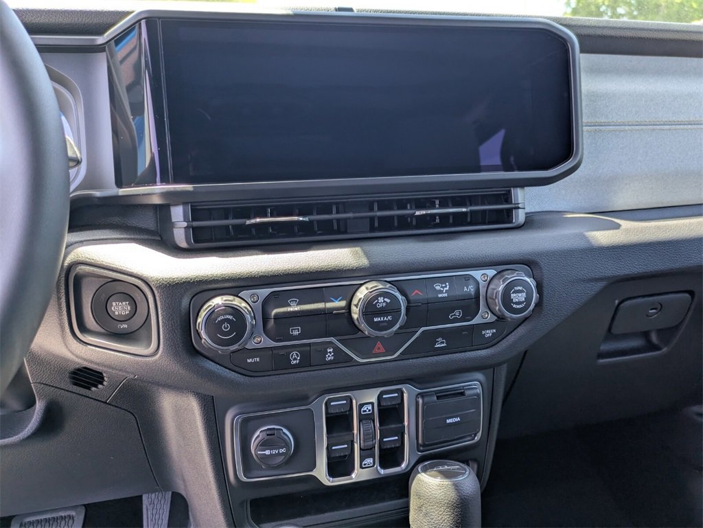 2025 Jeep Gladiator Sport S photo 18