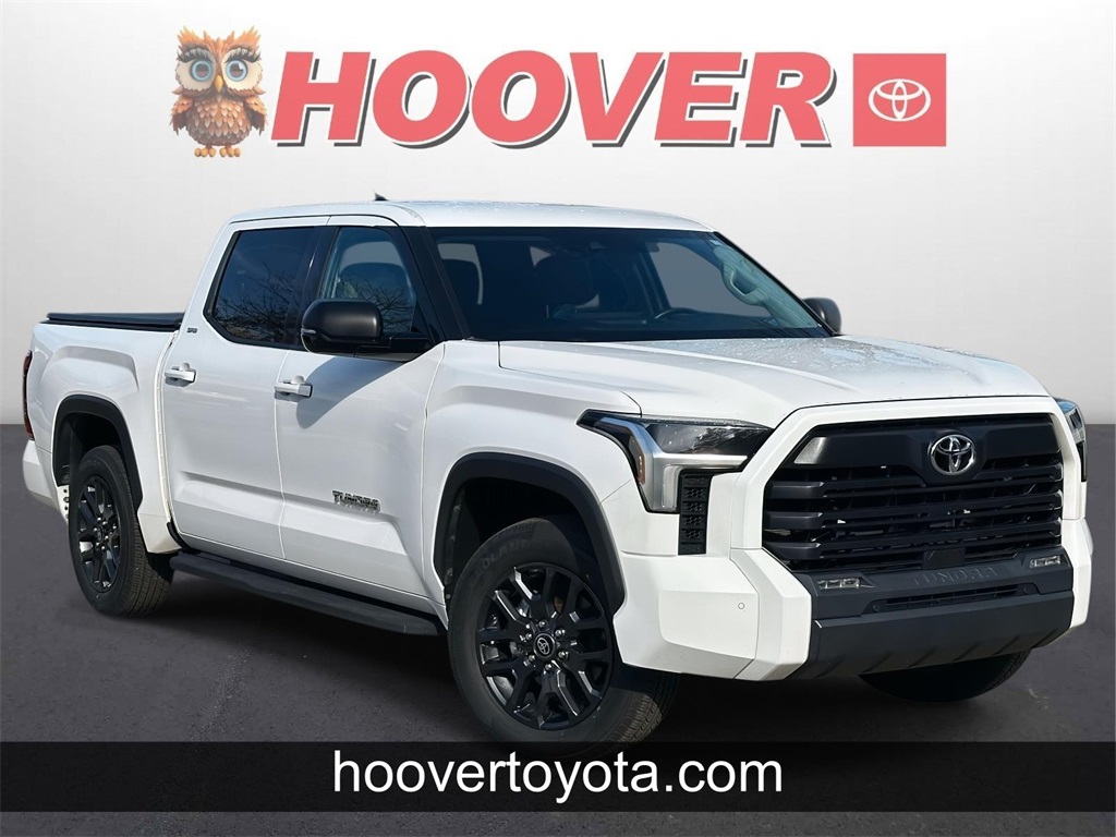 2022 Toyota Tundra SR5's photo