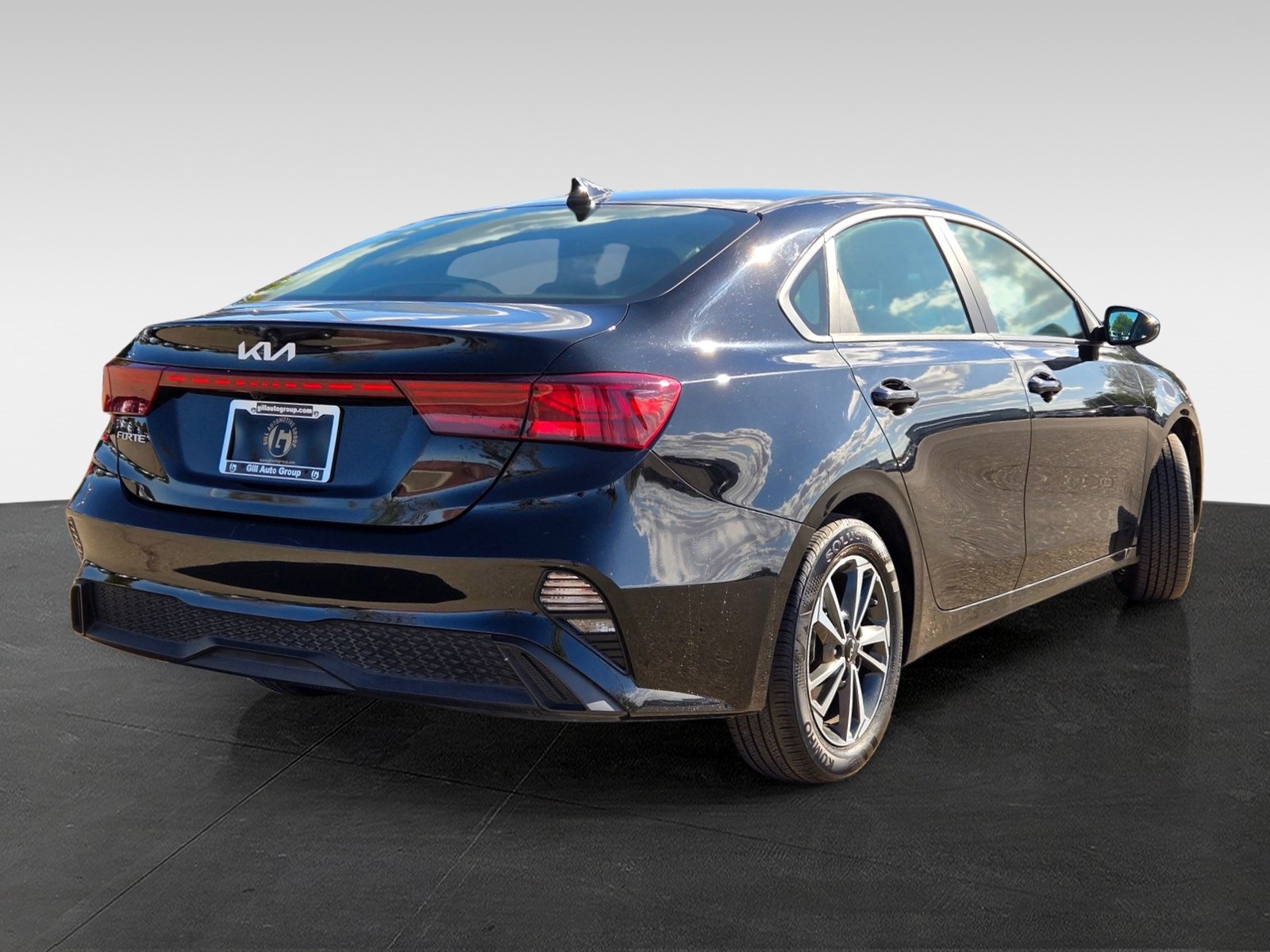 2024 Kia Forte LXS photo 4