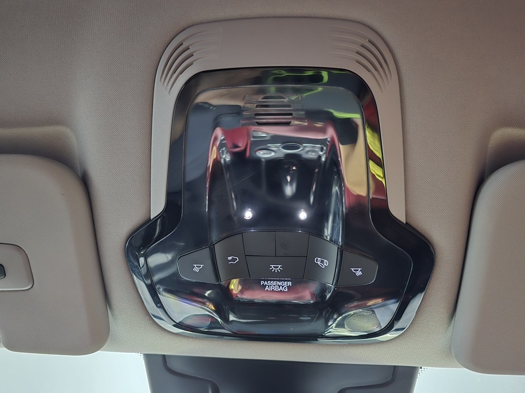 2019 Alfa Romeo Stelvio Base photo 18
