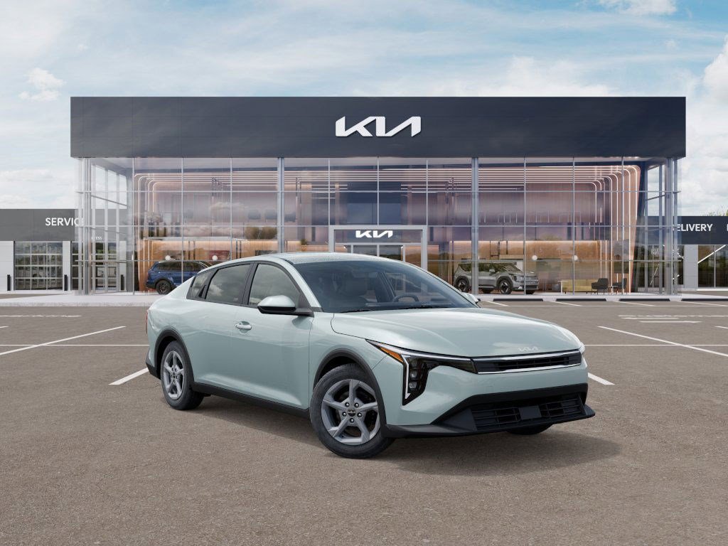 2025 Kia K4 LXS photo 7