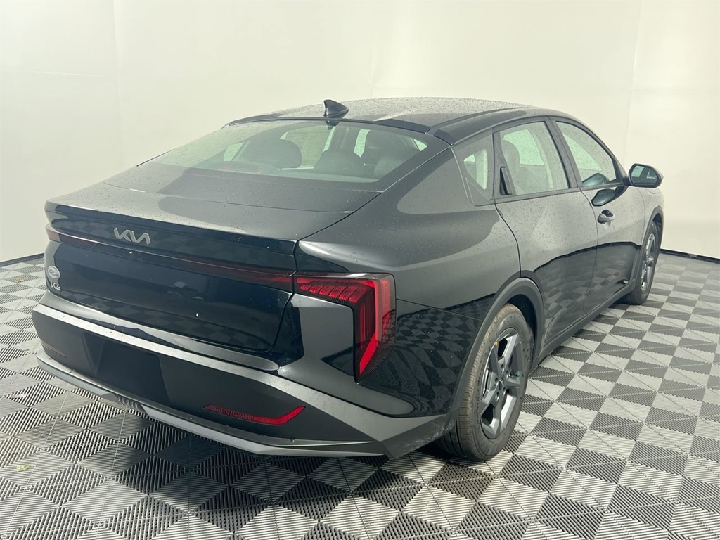 2025 Kia K4 LXS photo 3