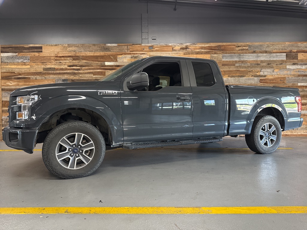 2017 Ford F-150 XL photo 12