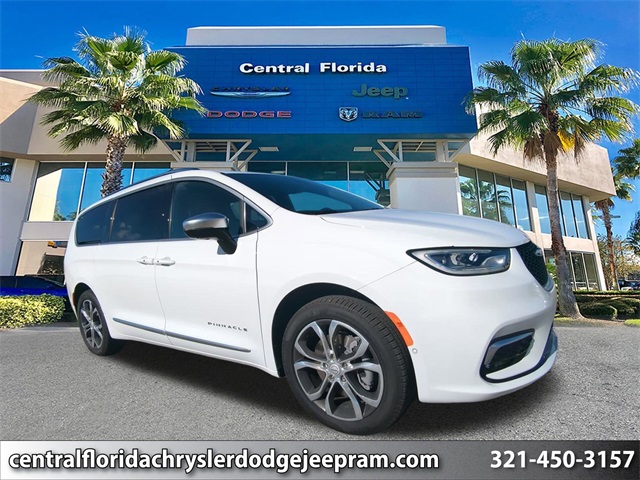 2026 Chrysler Pacifica Pinnacle's photo