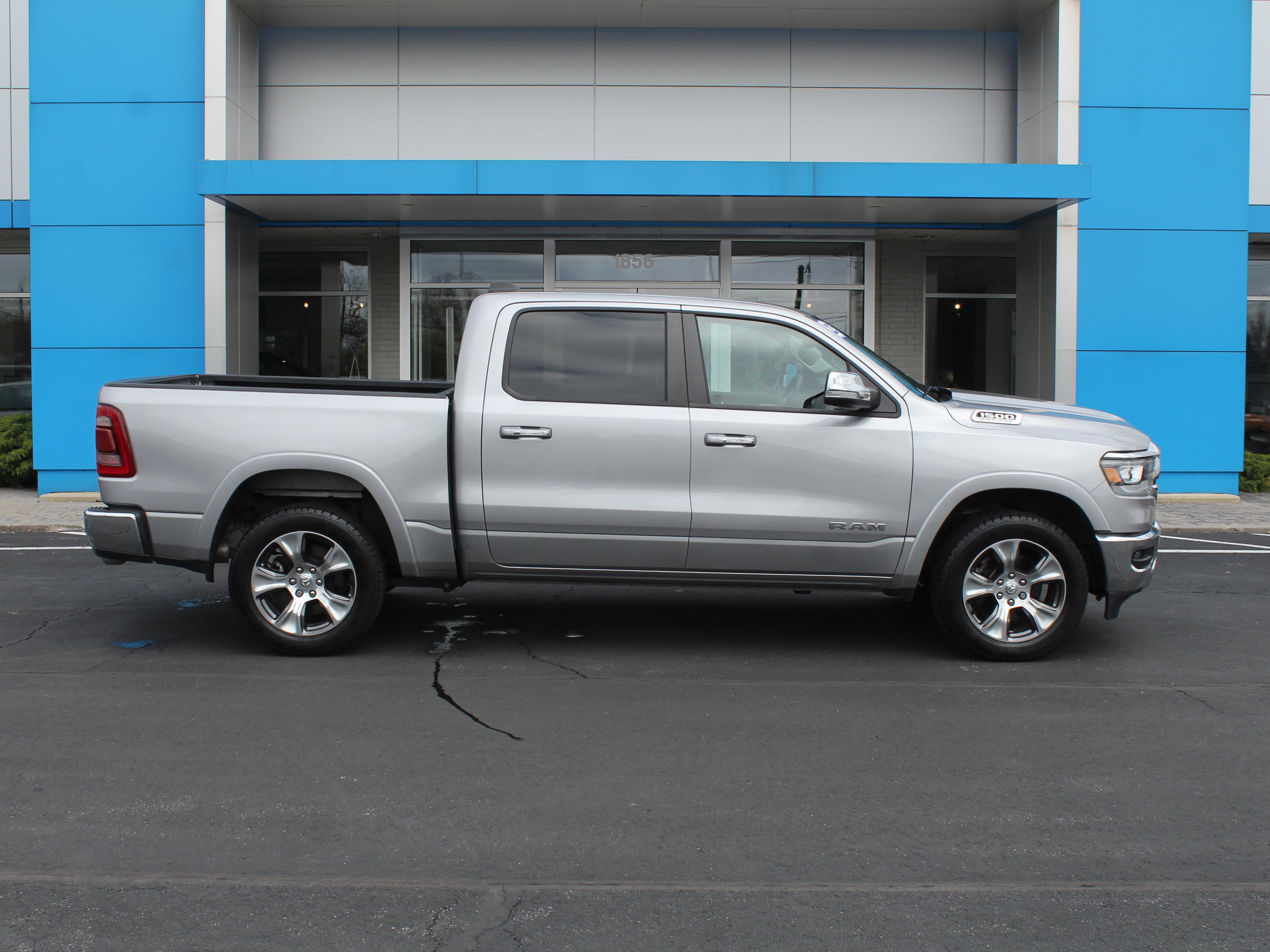 2022 Ram 1500 Laramie photo 2