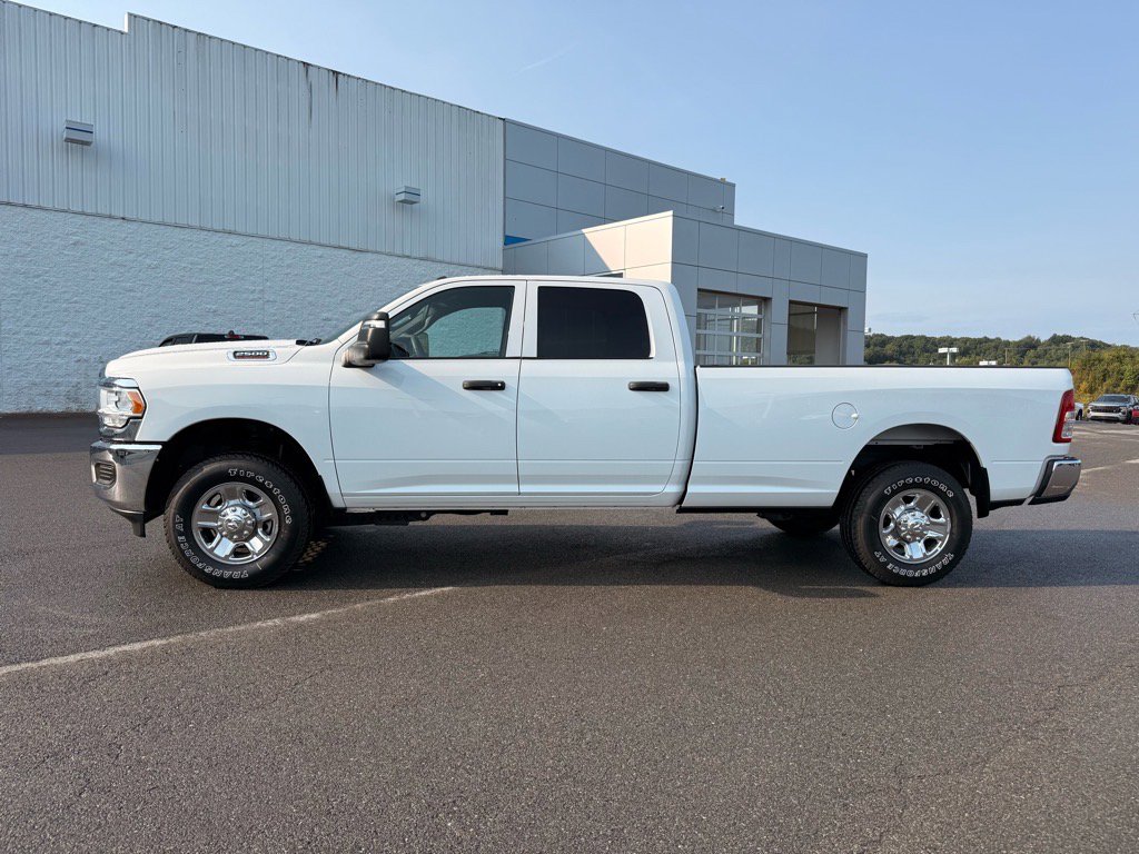 2023 Ram 2500 Tradesman photo 2