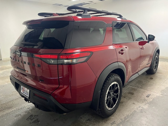 2024 Nissan Pathfinder Rock Creek photo 2