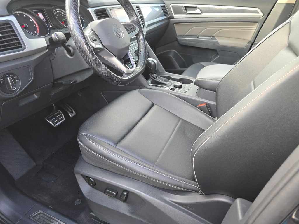 2021 Volkswagen Atlas V6 SE Technology R-Line photo 15