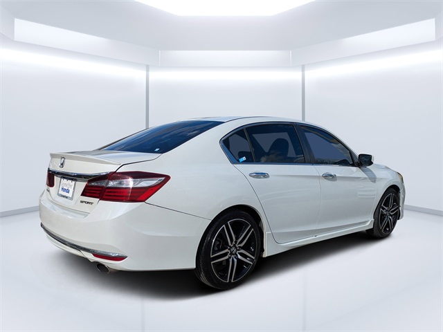 2016 Honda Accord Sport photo 3